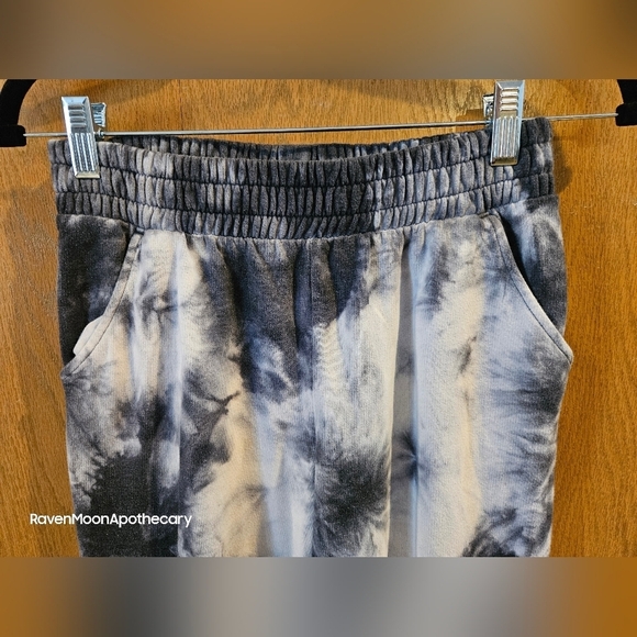 3/15$ Bundle Deal More Than Magice Sweat Pants large 10/12 - Picture 2 of 7